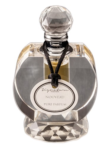 Frasco de Nouveau, de Signature Fragrances