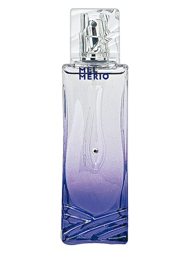 Frasco de Famous Girl, de Mel Merio