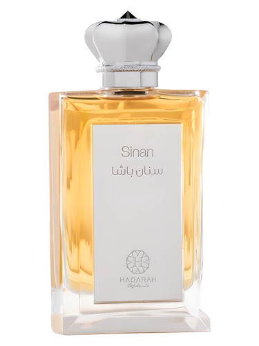 Frasco de Sinan, de Hadarah Perfumes