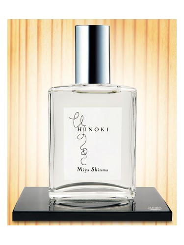 Frasco de Hinoki, de Miya Shinma