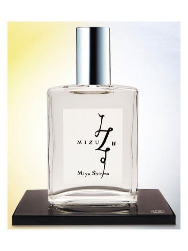 Frasco de Mizu, de Miya Shinma