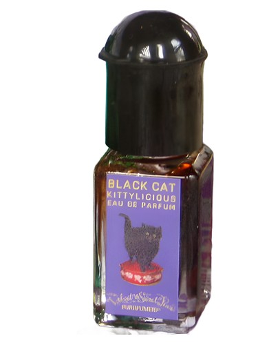 Frasco de Black Cat — Velvet & Sweet Pea’s Purrfumery