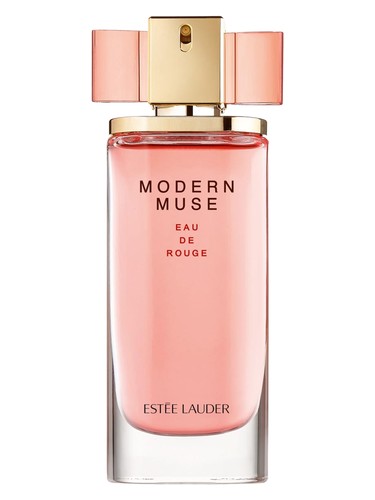 Frasco de Modern Muse Eau de Rouge, de Estée Lauder