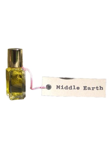 Frasco de Middle Earth Perfume Oil — Scent by the Sea