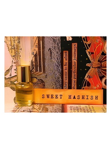 Frasco de Sweet Hashish Perfume Oil, de Scent by the Sea