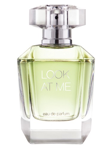 Frasco de Look At Me, de Dilís Parfum