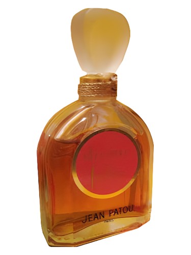 Frasco de Divine Folie Parfum, de Jean Patou