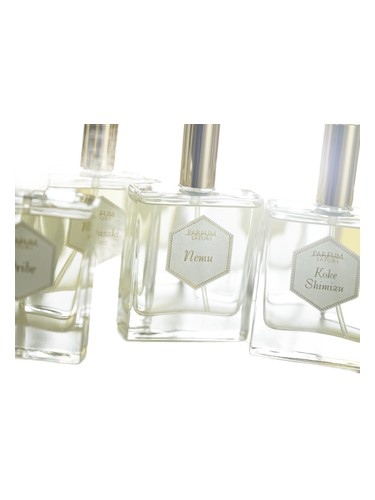 Frasco de Nemu (Silk Flower), de Parfum Satori