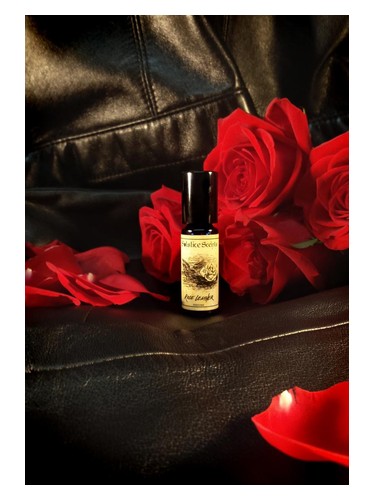 Frasco de Rose Leather, de Solstice Scents