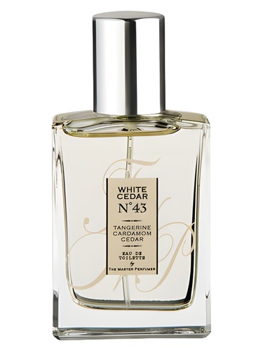 Frasco de White Cedar N°43, de The Master Perfumer