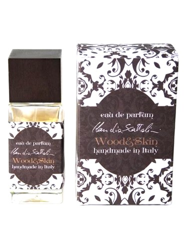 Frasco de Wood & Skin, de Claudia Scattolini