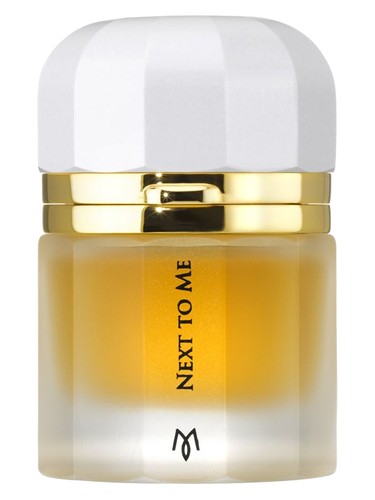 Frasco de Next To Me, de Ramon Monegal