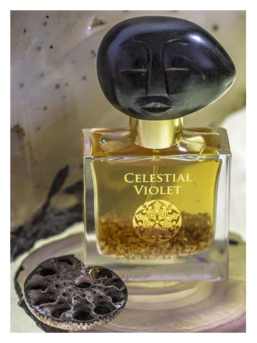 Frasco de Celestial Violet Man, de Nadia Z