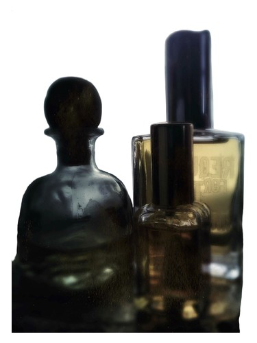 Frasco de Pretty Things — Scent by Alexis