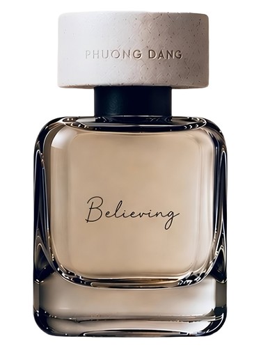 Frasco de Believing, de Phuong Dang
