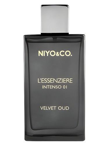 Frasco de L'essenziere intenso 01 Velvet Oud, de NIYO&CO