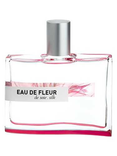 Frasco de Eau De Fleur de Soie, de Kenzo