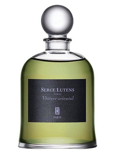 Frasco de Vetiver Oriental — Serge Lutens