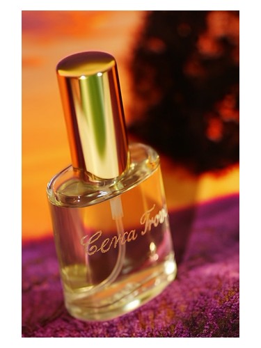 Frasco de Cerca Trova, de Francesco Vitelli Perfumes