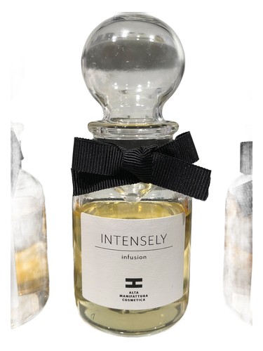 Frasco de Intensely, de Alta Manifattura Cosmetica