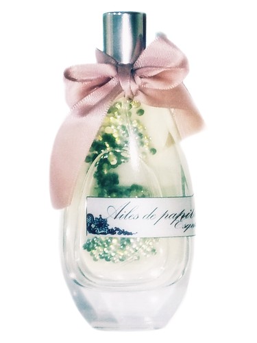 Frasco de Ailes de Papillon, de Esquisse Parfum