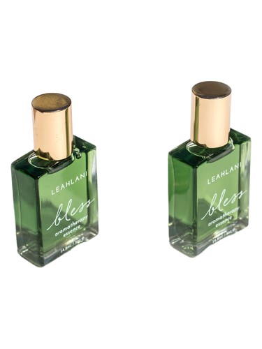 Frasco de Bless Aromatherapy Essence, de LEAHLANI Skincare