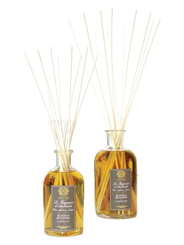Frasco de Lustrous Fire, de Antica Farmacista