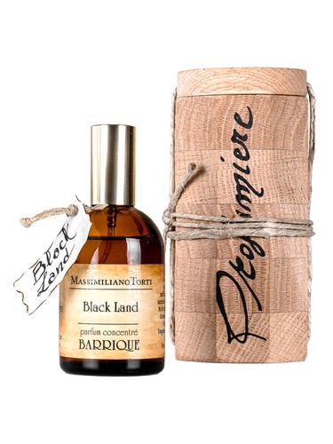 Frasco de Black Land, de Il Profumiere