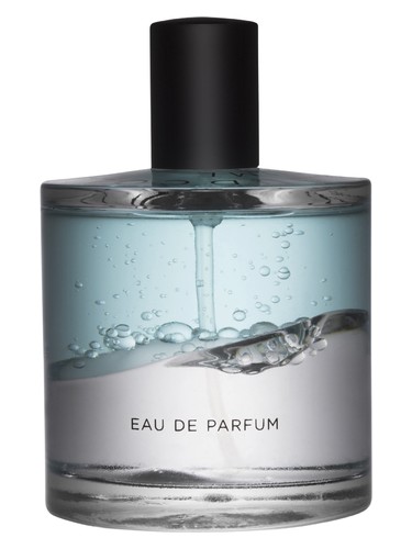 Frasco de Cloud Collection No 2, de ZARKOPERFUME