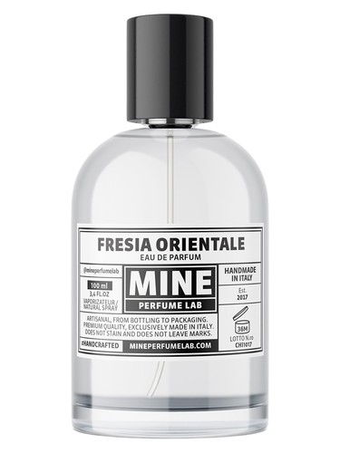 Frasco de Fresia Orientale, de Mine Perfume Lab