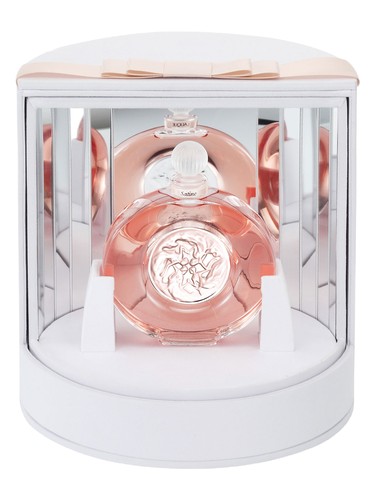 Frasco de Satine Crystal Extract de Parfum, de Lalique