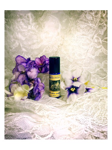 Frasco de Violet White Leather, de Solstice Scents