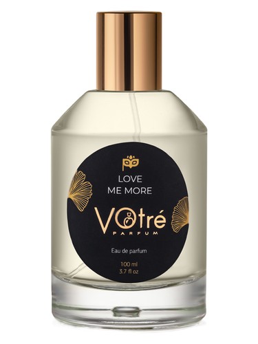 Frasco de Love Me More, de Votre Parfum