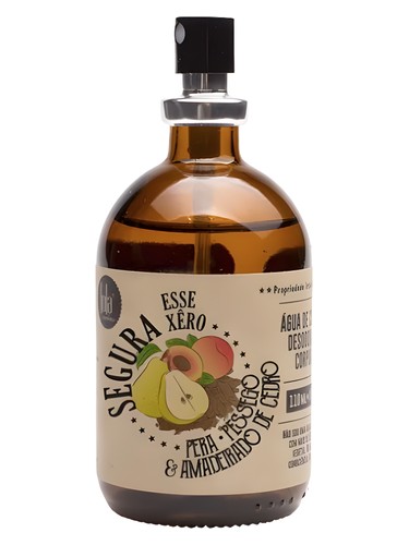 Frasco de Pera, Pêssego e Cedro, de Lola Cosmetics