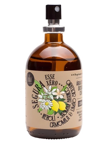 Frasco de Neroli, Jasmim Branco, Camomila e Limão Siciliano, de Lola Cosmetics