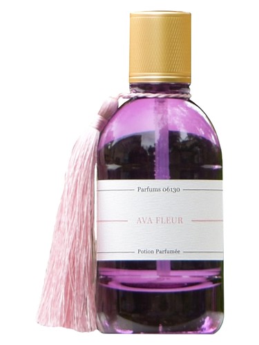 Frasco de Ava Fleur — Parfums 06130