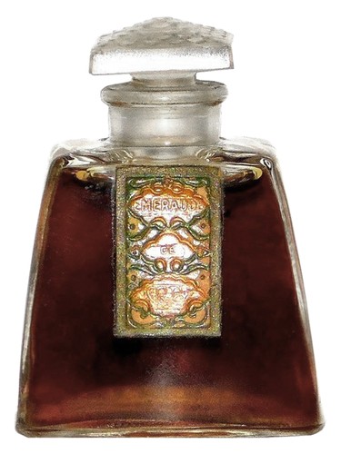 Frasco de Emeraude Parfum, de Coty