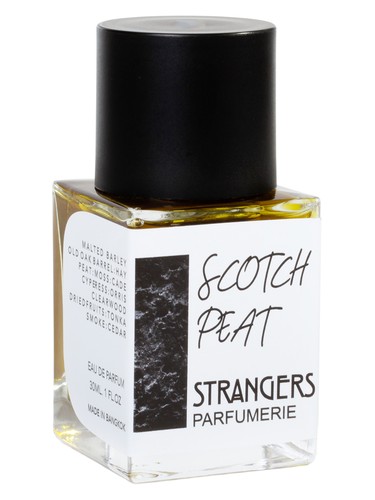 Frasco de Scotch Peat — Strangers Parfumerie