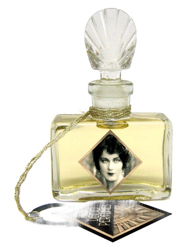 Frasco de Femme Fatale Роковая женщина, de Art Deco Perfumes