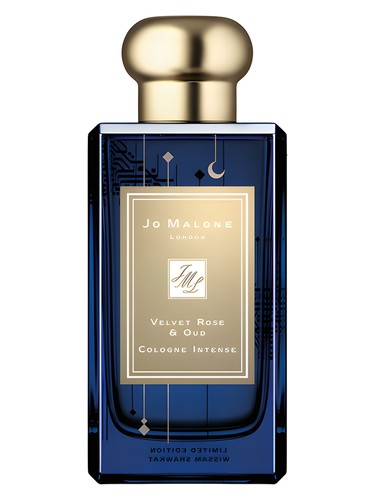 Frasco de Velvet Rose & Oud Cologne Intense, de Jo Malone London