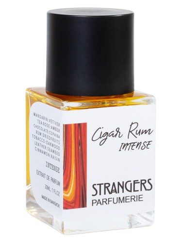 Frasco de Cigar Rum Intense, de Strangers Parfumerie