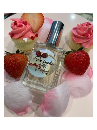 Frasco de Sérénade aux Fraises — Kyse Perfumes
