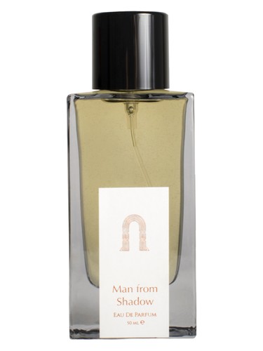 Frasco de A Man of Shadow, de NSHQ