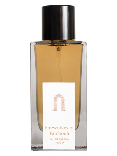 Frasco de Fireworks Of Patchouli, de NSHQ