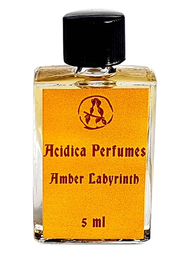 Frasco de Amber Labyrinth, de Acidica Perfumes