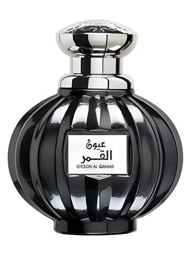 Frasco de Oyoon Al Qamar, de Lattafa Perfumes