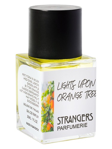 Frasco de Lights Upon Orange Tree, de Strangers Parfumerie