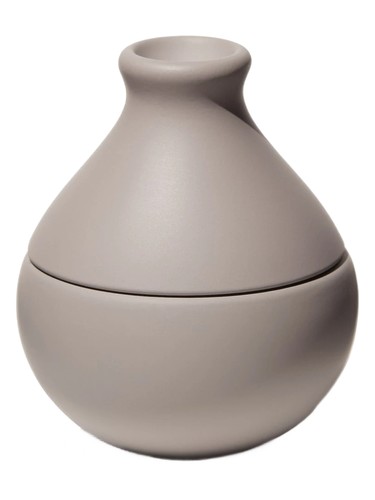 Frasco de Jasmine Air, de KKW Fragrance