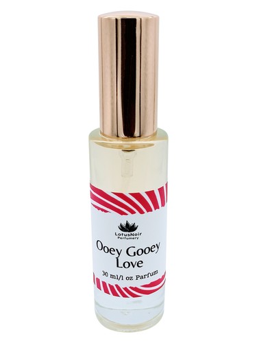 Frasco de Ooey Gooey Love, de Lotus Noir Perfumery