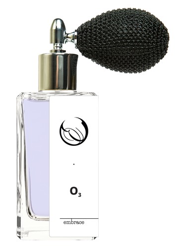 Frasco de Ozone, de Embrace Perfume